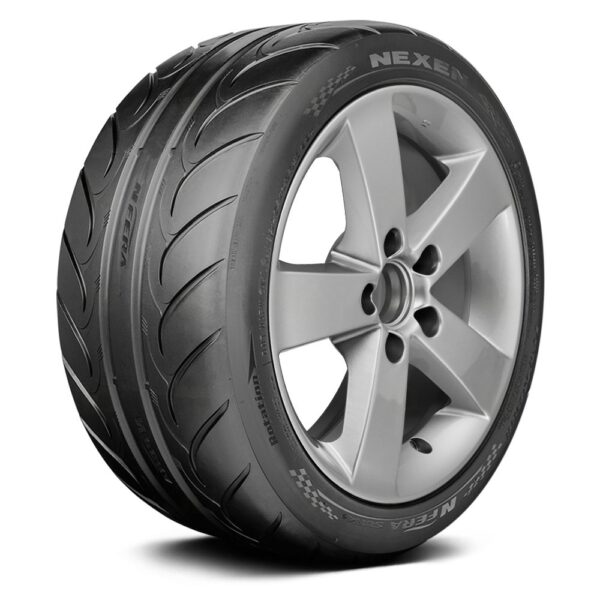 Nexen Nfera SUR4G (Semi Racing Extreme Performance) 215/45R17 87Y