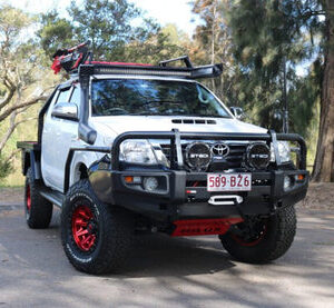 ROCKARMOR PREMIUM STEEL BULLBAR TO SUIT TOYOTA HILUX 2011-15 Bar Replacement (Eyebrows)