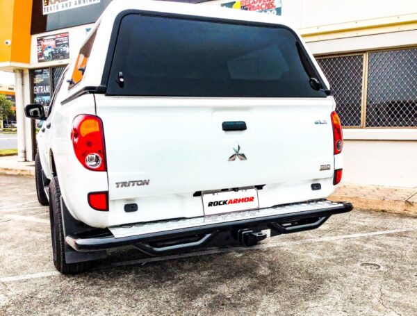 ROCKARMOR PREMIUM STEEL REAR STEP / TOW BAR TO SUIT MITSUBISHI TRITON MN/ML 2006