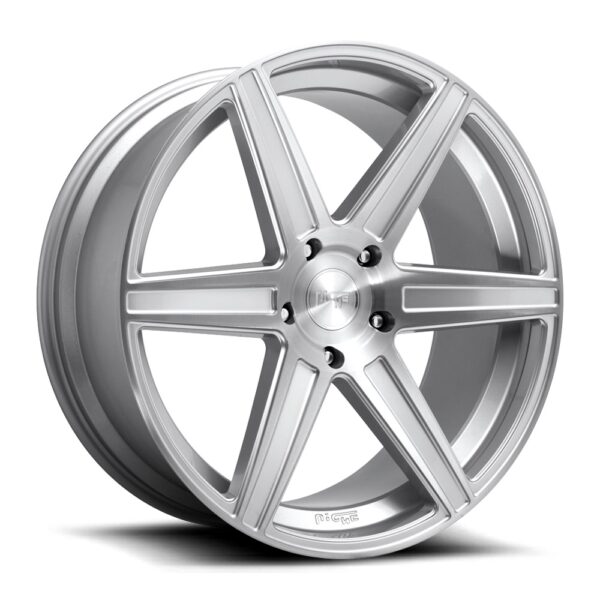 Niche M235 | Carina-SUV SILVER POLISH 22x9.5 5x150 30P